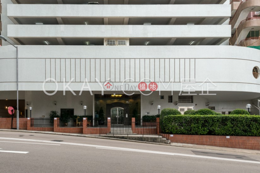 Stylish 3 bedroom on high floor with parking | Rental | Excelsior Court 輝鴻閣 Rental Listings