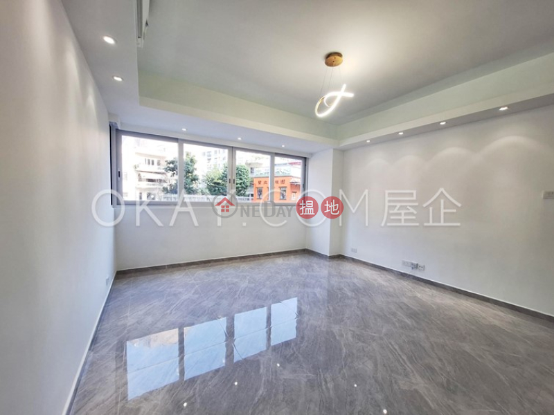 Unique 3 bedroom with balcony & parking | Rental | Waiga Mansion 維基樓 Rental Listings