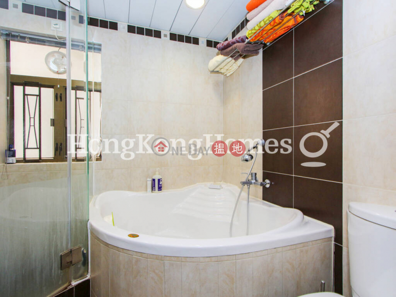 Property Search Hong Kong | OneDay | Residential | Rental Listings | 3 Bedroom Family Unit for Rent at Evergreen Villa