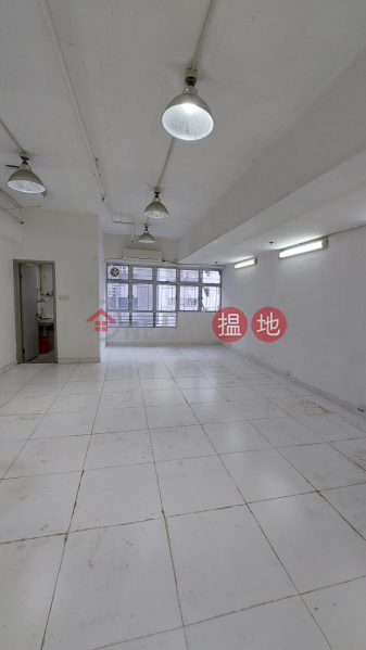 Top floor industrial workshop + roof top for sale | Yue Fung Industrial Building (Chai Wan Kok Street) 裕豐工業大廈 Sales Listings
