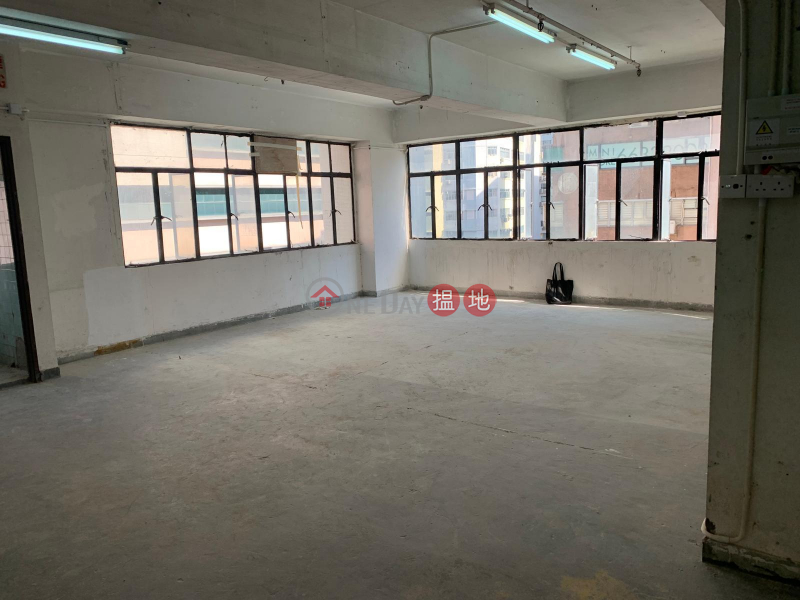 HK$ 230萬|建發工業中心-屯門-開揚L窗.內厠，可連租約售.回報高