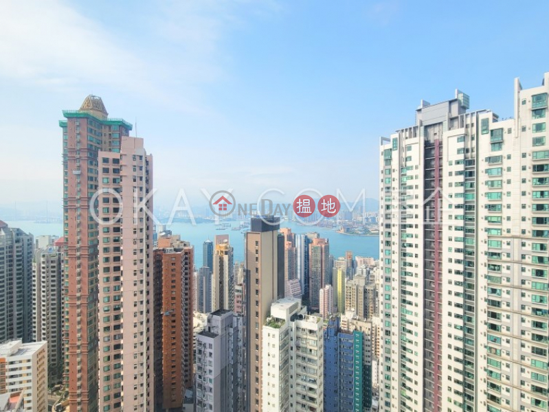 HK$ 28,000/ month | Panorama Gardens, Western District | Elegant 2 bedroom on high floor | Rental