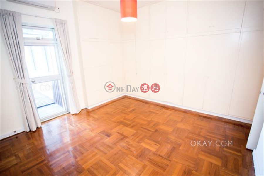 HK$ 65,000/ month, Horizon Mansion, Central District, Efficient 3 bed on high floor with balcony & parking | Rental