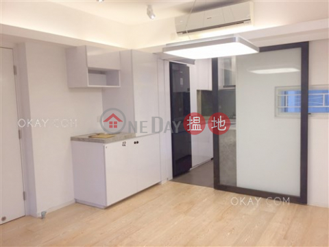 Charming 3 bed on high floor with harbour views | Rental | Vantage Park 慧豪閣 _0
