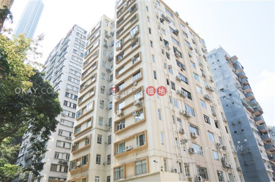 Lovely 3 bedroom on high floor with rooftop & parking | Rental | Shan Kwong Court 山光樓 Rental Listings