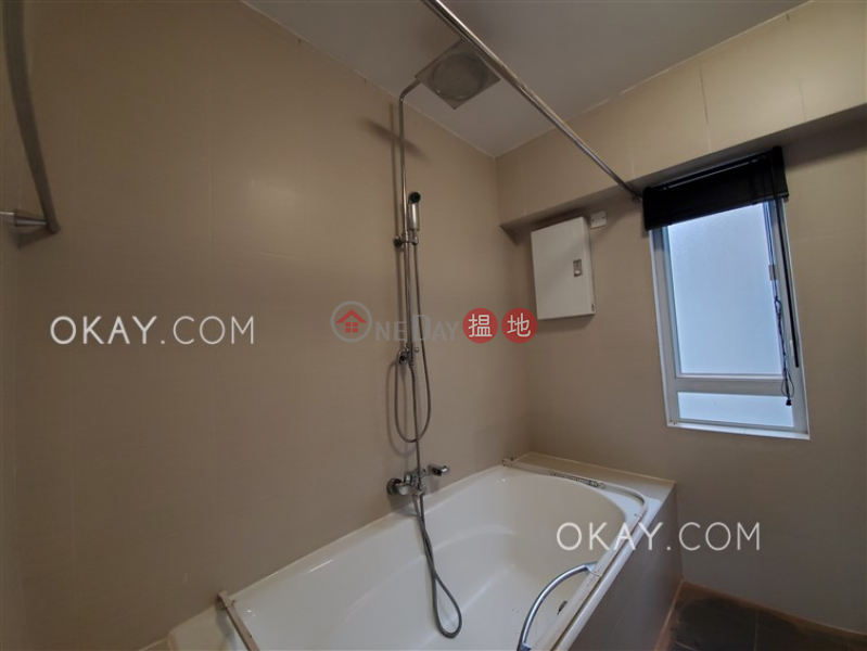 Exquisite penthouse with harbour views, balcony | Rental | Park View Court 恆柏園 Rental Listings