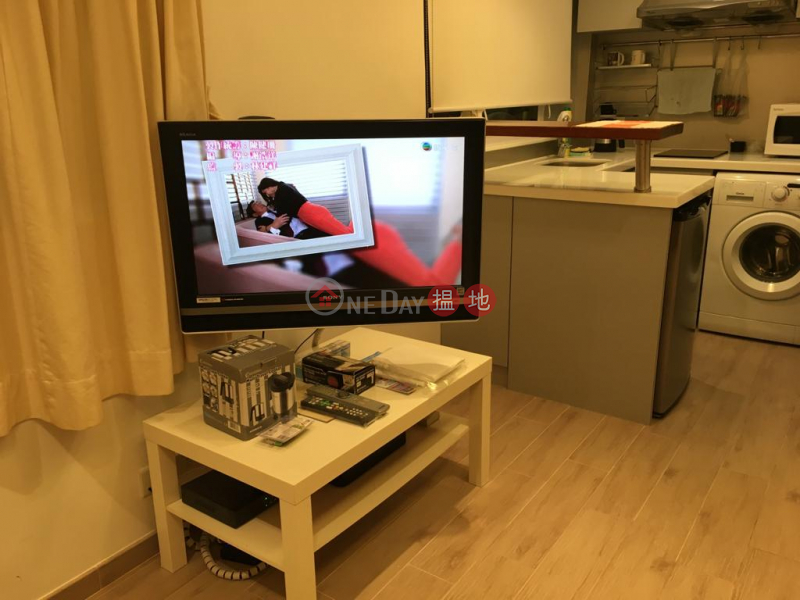 Flat for Rent in Wealth Mansion, Wan Chai | 7-11 Tai Wong Street East | Wan Chai District, Hong Kong | Rental | HK$ 12,500/ month