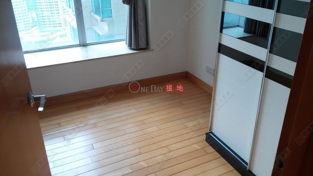 Three bedrooms and one apartment in The Waterfront 1 Austin Road West | Yau Tsim Mong, Hong Kong, Sales, HK$ 22M