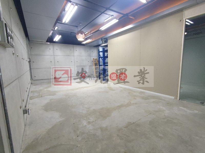 香港搵樓|租樓|二手盤|買樓| 搵地 | 工業大廈-出租樓盤-安居工商 何生 全包 獨立化粧室連沖涼房 合影樓 健身 瑜珈