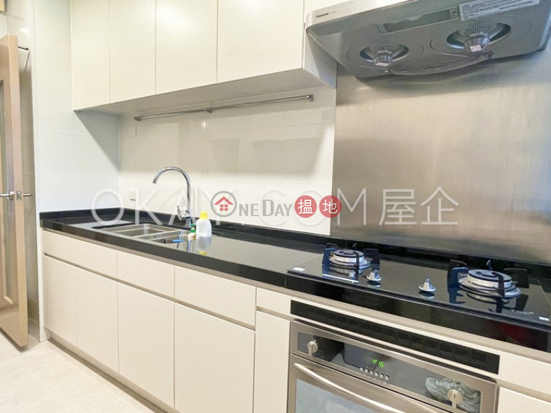 HK$ 55,000/ month | Beverly Hill, Wan Chai District | Nicely kept 3 bedroom on high floor | Rental