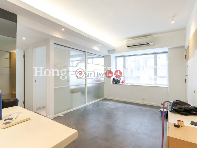 2 Bedroom Unit for Rent at Shun Loong Mansion (Building) 82-90 Bonham Strand East | Western District, Hong Kong, Rental | HK$ 27,800/ month