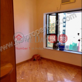 Bright and High floor apartment for Rent, Flourish Court 殷榮閣 | Central District (A053961)_0