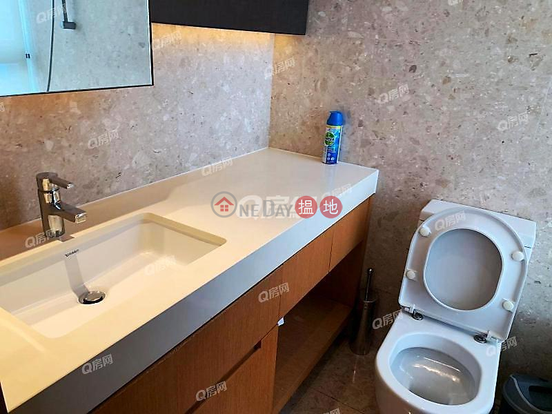 Property Search Hong Kong | OneDay | Residential | Rental Listings SOHO 189 | 3 bedroom Low Floor Flat for Rent