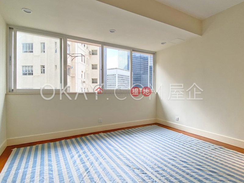 Charming 3 bedroom in Mid-levels Central | Rental | Seaview Mansion 時和大廈 Rental Listings
