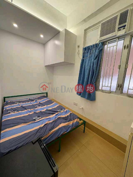 HK$ 6,800/ month Kin Wong Mansion Phase 2 Yau Tsim Mong 你的句Includes bed, mattress, quality bedding, and a refrigerator. An exceptionally long rent-free period is available. Please enquire further.