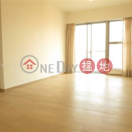 Tasteful 2 bedroom with balcony | For Sale | The Summa 高士台 _0