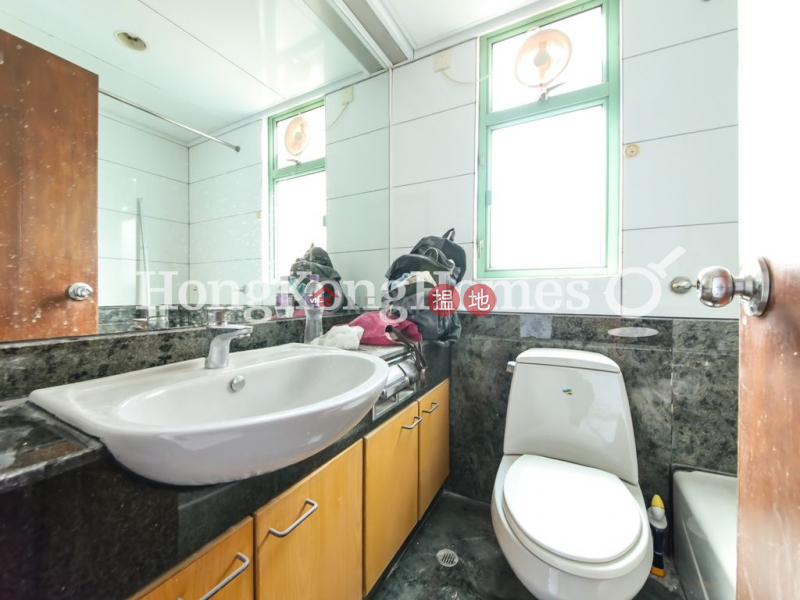 HK$ 32,000/ month Royal Court | Wan Chai District 3 Bedroom Family Unit for Rent at Royal Court