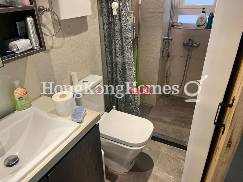 Property Search Hong Kong | OneDay | Residential Rental Listings | Studio Unit for Rent at Kin On Building