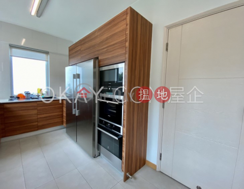 Rare 3 bedroom on high floor with rooftop & parking | Rental | Y. Y. Mansions block A-D 裕仁大廈A-D座 _0