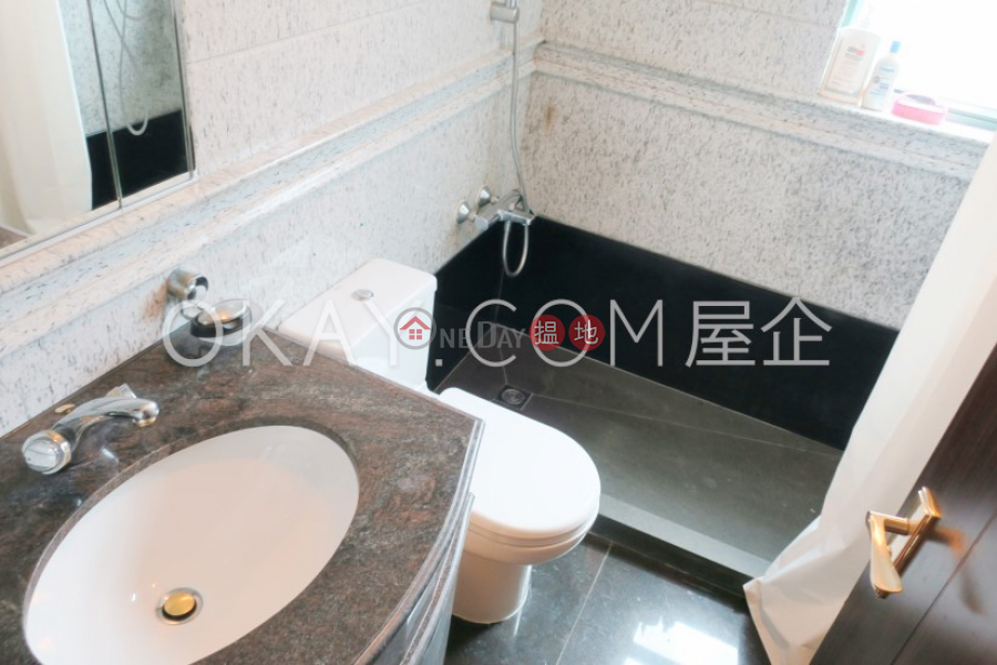 Efficient 2 bedroom on high floor with rooftop | Rental | 18 Tung Shan Terrace 東山台18號 Rental Listings