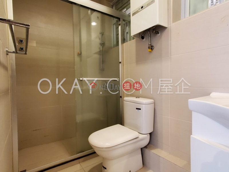 Nicely kept 2 bedroom on high floor | For Sale | Empire Court 蟾宮大廈 Sales Listings