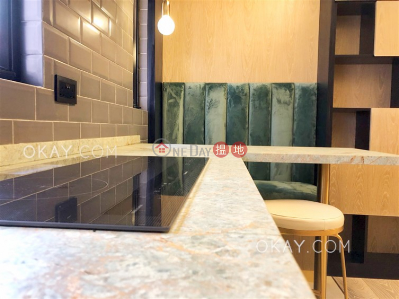 HK$ 8.1M Winfull Commercial Building | Western District | Generous 2 bedroom in Sheung Wan | For Sale