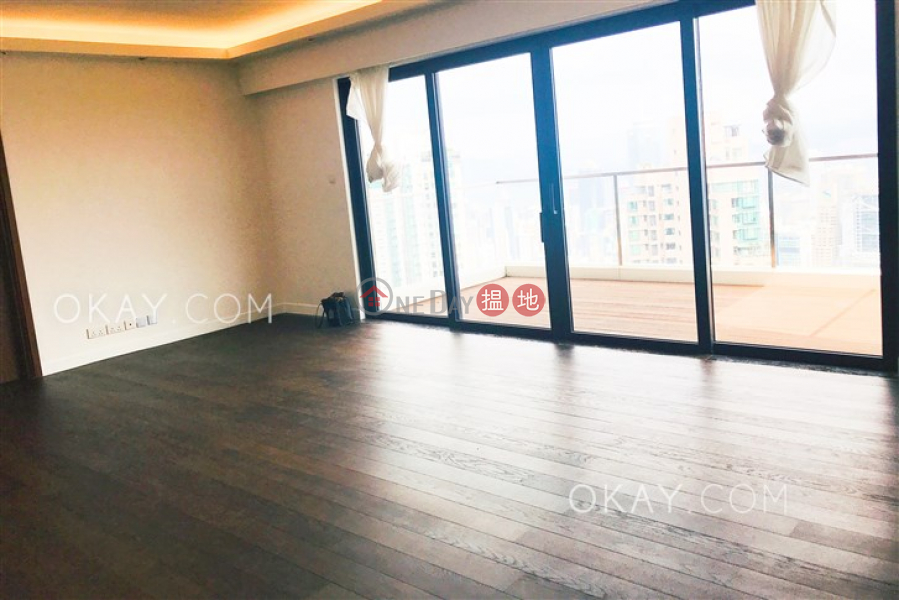 HK$ 135,000/ month Magazine Gap Towers, Central District | Beautiful 3 bed on high floor with harbour views | Rental