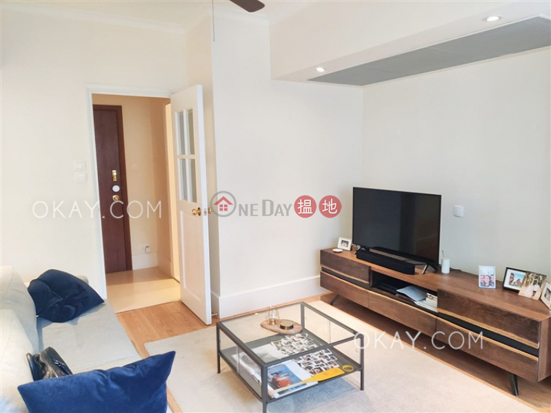 Popular 1 bedroom on high floor with rooftop | For Sale | Mandarin Court 文華閣 Sales Listings
