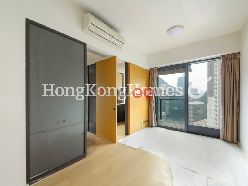 浚峰兩房一廳單位出租-11爹核士街 | 西區|香港出租HK$ 31,000/ 月