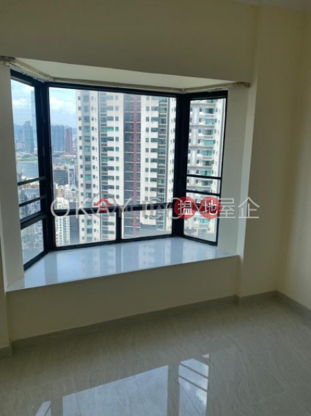 HK$ 33,500/ month | Panorama Gardens, Western District, Popular 3 bedroom on high floor with sea views | Rental