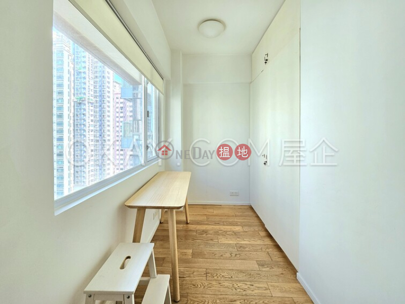 Generous 1 bedroom in Western District | Rental | Nan Sang Building 南生大廈 Rental Listings