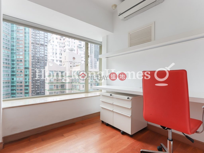 Property Search Hong Kong | OneDay | Residential, Sales Listings 3 Bedroom Family Unit at Centrestage | For Sale