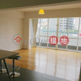 Unique 2 bed on high floor with racecourse views | For Sale