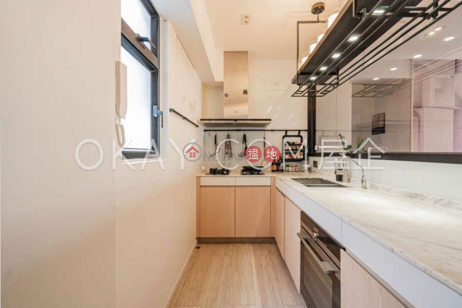Luxurious 2 bed on high floor with rooftop & parking | For Sale, 52 Conduit Road | Western District | Hong Kong Sales | HK$ 26M
