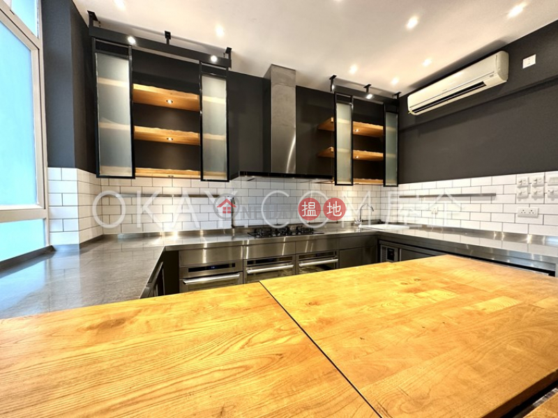HK$ 55,000/ month 35 Bonham Road | Western District Tasteful 2 bedroom with balcony | Rental