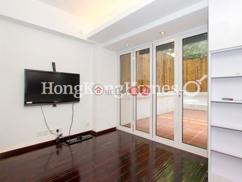 1 Bed Unit for Rent at U Lam Court 5 U Lam Terrace | Central District Hong Kong Rental HK$ 20,000/ month