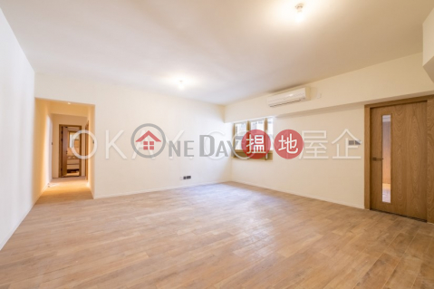 Charming 2 bedroom in Mid-levels Central | Rental | St. Joan Court 勝宗大廈 _0