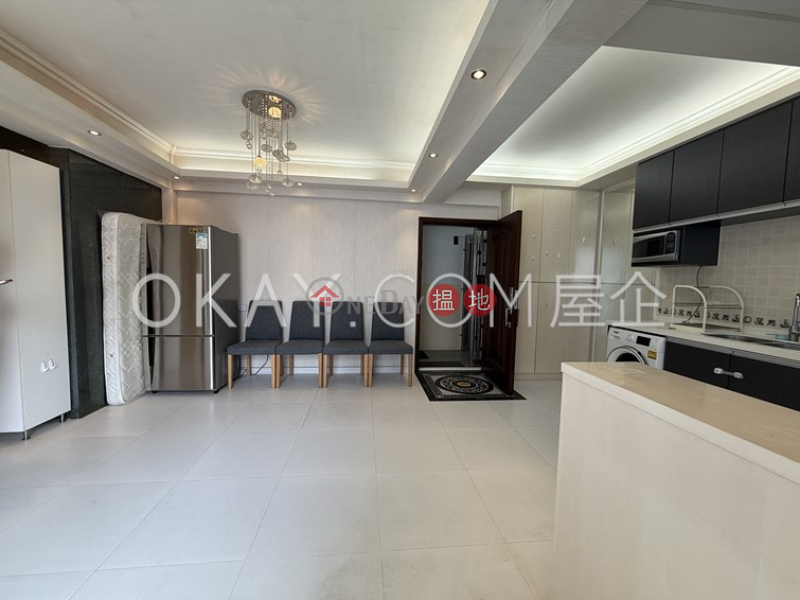 Charming 2 bedroom on high floor with balcony | Rental | Paterson Building 百德大廈 Rental Listings