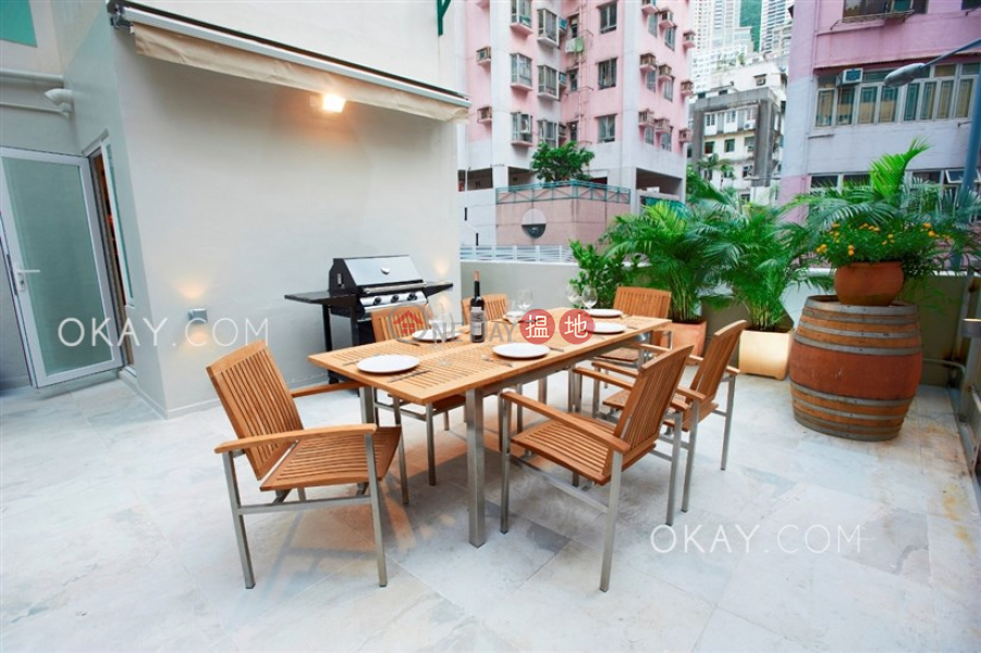 Intimate 1 bedroom with terrace | For Sale | Curios Court 古今閣 Sales Listings
