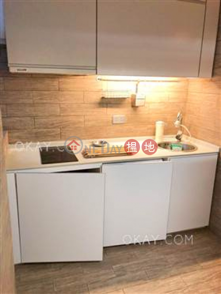 Charming 1 bedroom with sea views | For Sale | Chuang\'s On The Park 莊苑 Sales Listings
