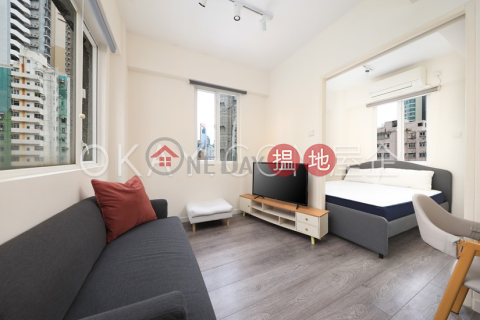 Generous 1 bedroom on high floor with rooftop | Rental | Kin On Building 建安樓 _0