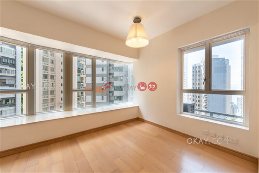 HK$ 25,000/ month The Icon Western District Cozy 1 bedroom with balcony | Rental