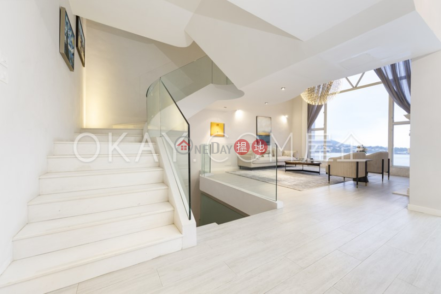 HK$ 158,000/ month | Redhill Peninsula Phase 2 Southern District | Exquisite house with balcony & parking | Rental