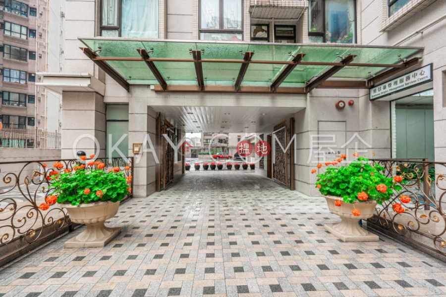 Elegant 3 bedroom on high floor | Rental, Robinson Heights 樂信臺 Rental Listings | Western District (OKAY-R80069)