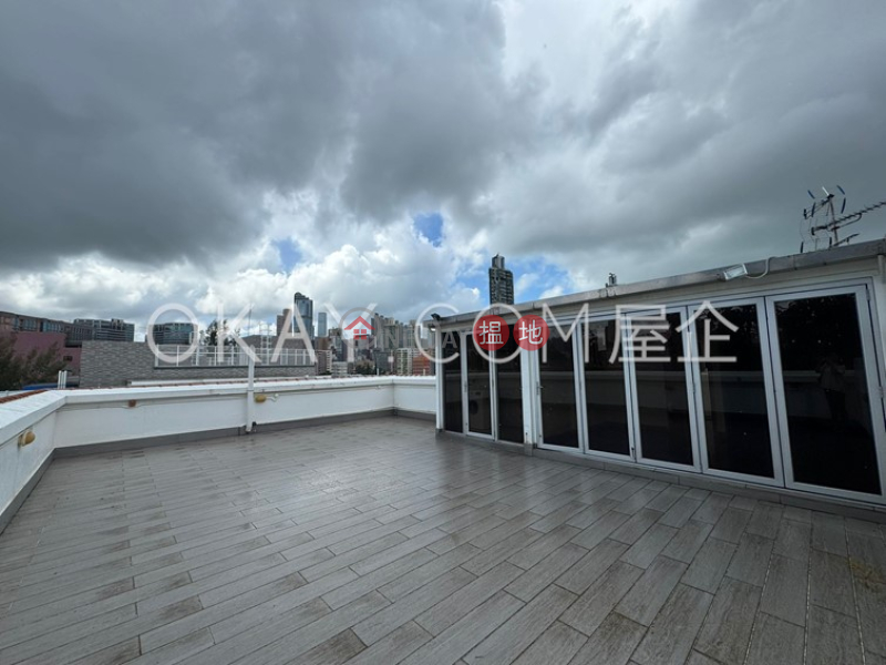 Property Search Hong Kong | OneDay | Residential, Sales Listings | Nicely kept 3 bed on high floor with rooftop & parking | For Sale