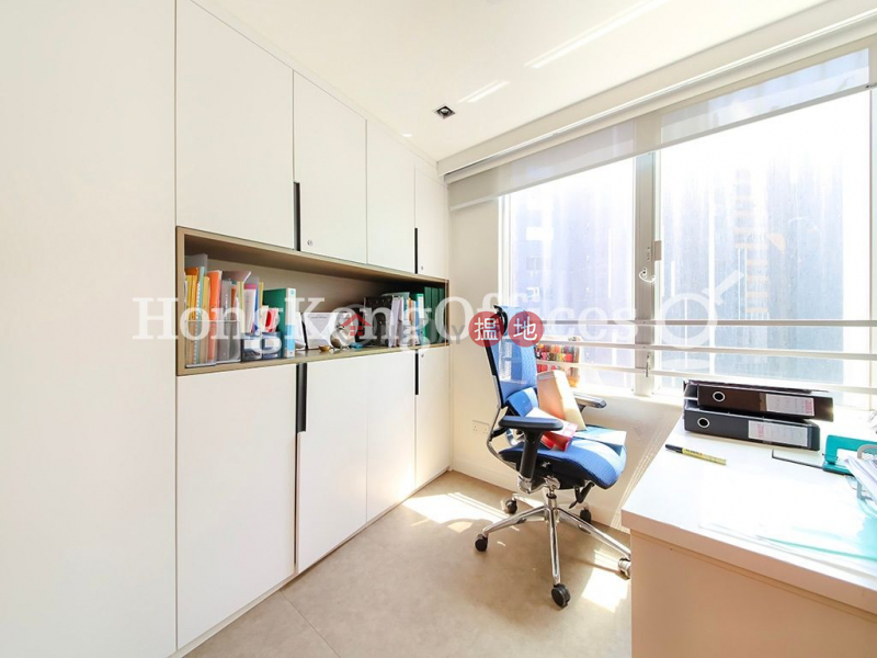 Office Unit for Rent at Pearl Oriental House | Pearl Oriental House 明珠行 Rental Listings