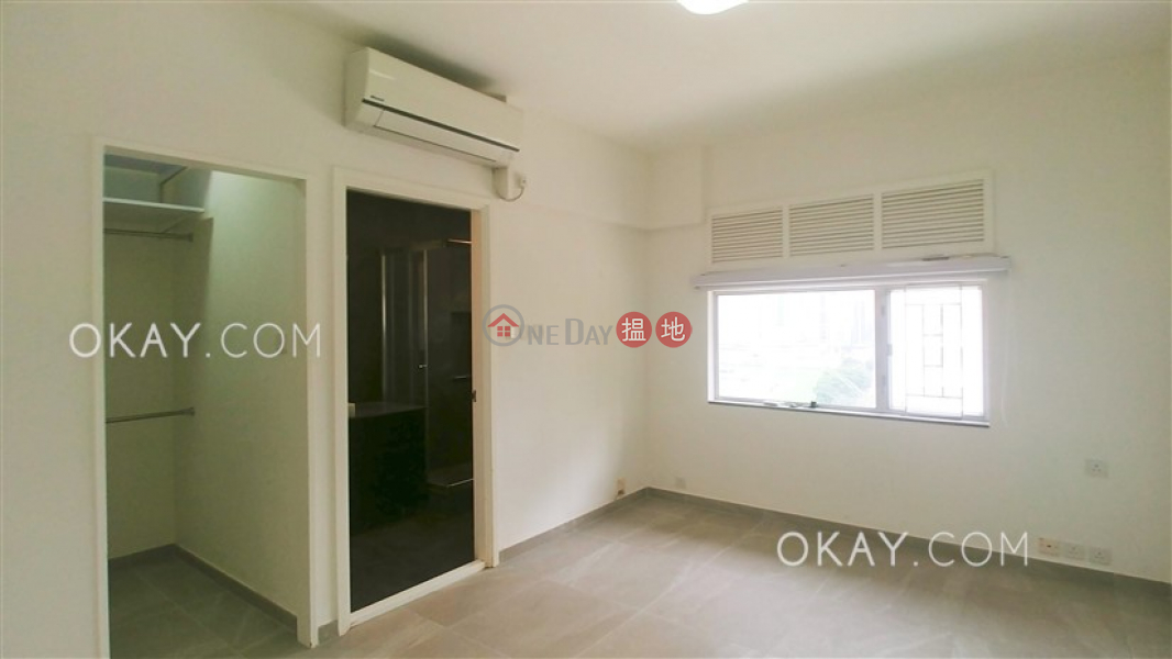 Property Search Hong Kong | OneDay | Residential | Rental Listings | Nicely kept 2 bed on high floor with racecourse views | Rental