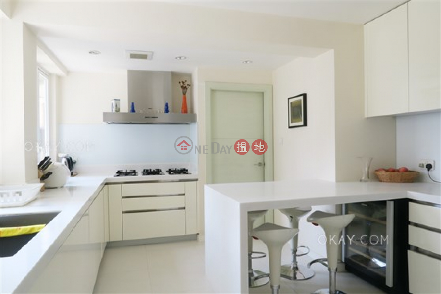 Efficient 5 bedroom with balcony & parking | For Sale | Babington House 巴威大廈 Sales Listings