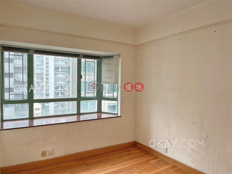 Nicely kept 3 bedroom in Mid-levels West | For Sale | Goldwin Heights 高雲臺 Sales Listings