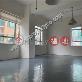 Loft for rent in Sheung Wan, Wing Hing Commercial Building 榮興商業大廈 | Western District (A065172)_0